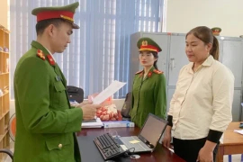 “Nữ quái” liều lĩnh làm giả sổ tiết kiệm rồi mang đến ngân hàng rút tiền