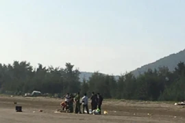 Tá hoả khi phát hiện thi thể nữ giới trôi dạt vào bờ biển