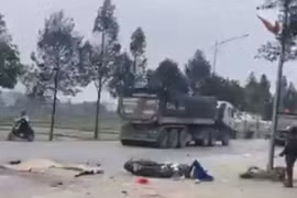 Va chạm với xe tải hạng nặng, 2 mẹ con tử vong tại chỗ