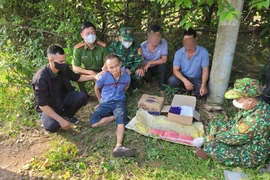 Bắt đối tượng vận chuyển 18.000 viên ma túy tổng hợp