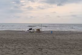 Vụ 2 học sinh bị sóng biển cuốn trôi: Đã tìm thấy 1 thi thể