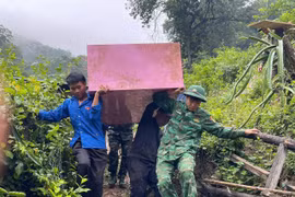 Sau tiếng nổ lớn, quả đồi ở Nghệ An bị nứt dài hơn 100m