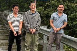 Tóm gọn nhóm “cẩu tặc” dùng xe ô tô đi trộm chó