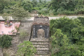 Sắc xuân trên đỉnh Hoành Sơn Quan