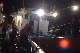 Cứu hộ thành công tàu cá ngư dân gặp nạn trên biển