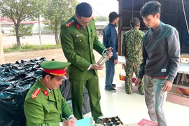 Quảng Bình: Thu giữ gần 1.600 chai rượu ngoại nhập lậu