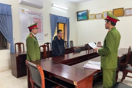 Bắt đối tượng thuê ô tô mang đi cầm cố, lấy tiền tiêu xài