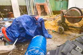 Người đàn ông ở Hà Tĩnh tử vong do thùng phuy phát nổ