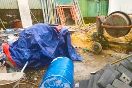 Người đàn ông ở Hà Tĩnh tử vong do thùng phuy phát nổ