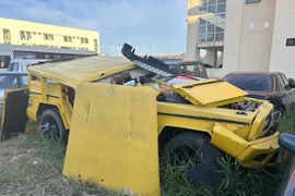 Quảng Bình thông tin lý do tiêu hủy 2 ô tô hạng sang