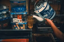 Hà Nội: Quán xấu kỳ lạ nhưng khách vẫn đông kìn kịt