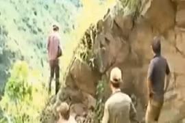 Hoảng loạn đào thoát khỏi các bãi vàng lậu Quảng Nam