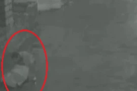 Gã bồ máu lạnh “nhốt” người tình dưới hố ga 60 giờ