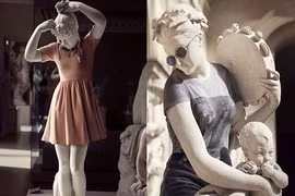 Những bức tượng “sexy, sành điệu“