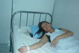 Bị bẻ cổ ngất xỉu vì kiện kẻ “hại đời” con gái?