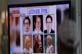 Hàn Quốc treo thưởng 500 nghìn USD bắt chủ phà Sewol