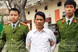 Dã man siết cổ cụ bà 85 tuổi, cướp đôi hoa tai