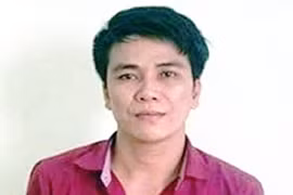 Đấm thẳng vào mặt cảnh sát cơ động khi bị kiểm tra 