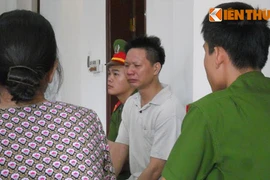 "Người vận chuyển" ma túy khóc mếu khi nhận án tử hình