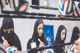 Trung Quốc không đủ khả năng sản xuất bóng cho World Cup 2014