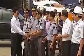Thủ tướng thị sát tàu kiểm ngư lớn nhất Việt Nam
