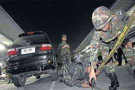 Đài truyền hình Thái Lan bị ném lựu đạn