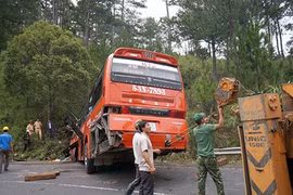 Phó thủ tướng tuyên dương tài xế chấp nhận chết cứu khách