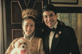 Loạt ảnh cưới giàu sang của mỹ nhân chuyển giới Thái Lan