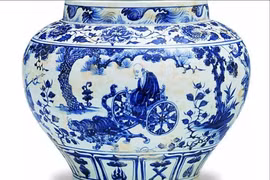 Mang hũ sứ đi thẩm định thử, sốc khi biết giá của nó đến 470 tỷ đồng 