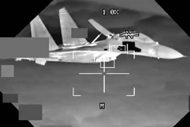 Mỹ tố tiêm kích Trung Quốc áp sát 'pháo đài bay' B-52 trên Biển Đông