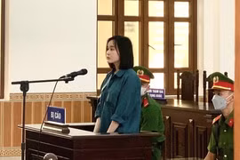 Hotgirl Tina Dương ra tòa với ngoại hình thay đổi gây chú ý