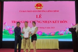 Shark Bình và Quỳnh Búp bê chính thức đăng ký kết hôn