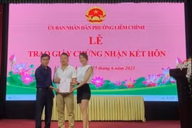 Shark Bình và Quỳnh Búp bê chính thức đăng ký kết hôn