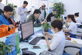 Gần 2 triệu thuê bao di động có thể bị khóa vào ngày mai 