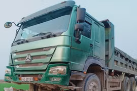 3 mẹ con chết thảm khi va chạm với xe tải