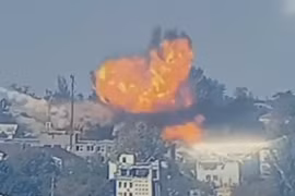 Khoảnh khắc Nga không kích lực lượng Ukraine bằng bom FAB-500