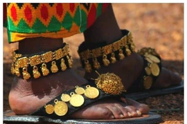 Đến thăm “vùng đất của vàng”, đến đôi dép lê cũng phải dát... toàn vàng