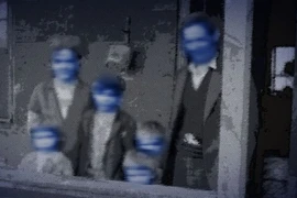 Những gia tộc có màu da xanh kỳ quái như Xì Trum