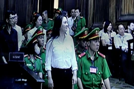 Hình ảnh bị cáo Nguyễn Phương Hằng tại phiên tòa sáng nay