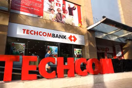 Techcombank báo lãi vượt kế hoạch, dòng tiền thuần âm hơn 10.000 tỷ