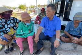 Tình trạng “xin đểu” tại nghĩa trang Phan Thiết: Chính quyền nói gì?