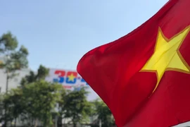 Rực rỡ sắc cờ chào mừng 50 năm Ngày Giải phóng miền Nam