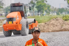 Tác nghiệp tại dự án Quốc lộ 50, một phóng viên bị hành hung