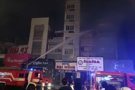 TPHCM: Cháy cửa hàng thú cưng ở Bình Thạnh, cứu 3 người mắc kẹt