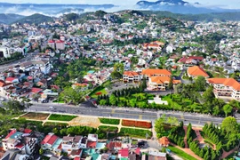 TP Đà Lạt đã tìm được nhà thầu thi công thảm bê tông nhựa đường Nhà Chung