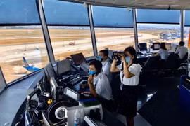 Sân bay Tân Sơn Nhất vượt mốc 1.000 chuyến bay một ngày