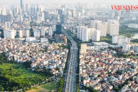 Doanh nghiệp ‘tay ngang’ ồ ạt trở lại đường đua bất động sản