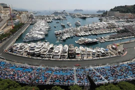 Cuộc sống xa hoa tại quốc gia có 1/3 dân số là triệu phú USD