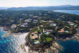 Giới siêu giàu gây phẫn nộ ở Pháp với 'căn cứ bí mật'