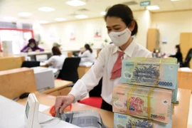 Giảm kịch sàn lãi vay để cứu doanh nghiệp